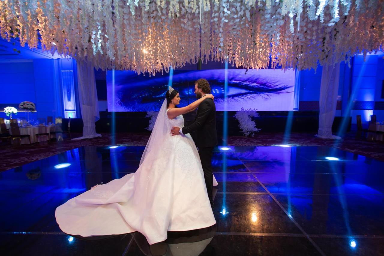 Triumph Luxury Hotel Il Il Cairo Esterno foto A wedding reception